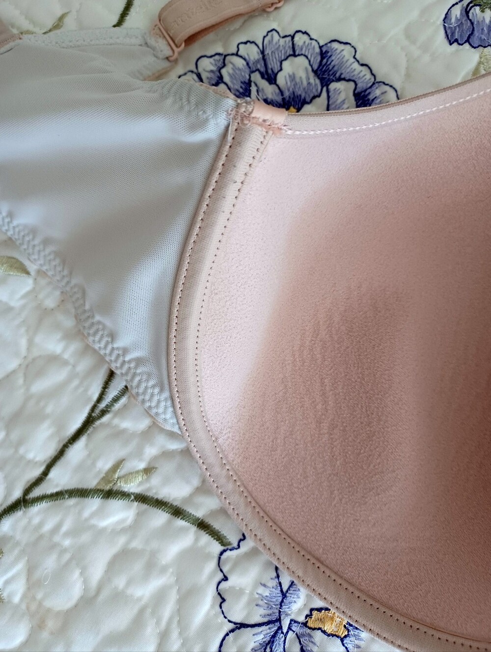 Chantelle Full Coverage T-Shirt Bra, Size 36H - Picture 12 of 16